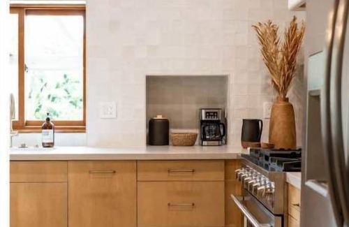 Central Escondido House | Spacious Family Home Sleeps 12, Pool/Hot tub, Serene getaway at Casa de Adobe