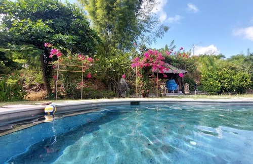Batu Putih House | Spacious family Villa with freshwater pool, private garden, South West Lombok