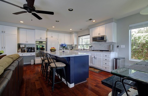 Guajome House | Spacious Family Retreat near Botanica, Legoland, Frontwave Arena, & Beach!