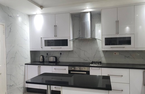 Harare House | Spacious Family Retreat Home