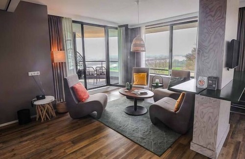 Wageningen House | Spacious Family Stay | Wellness Access & Outdoor Adventure | Valley, Forest Site