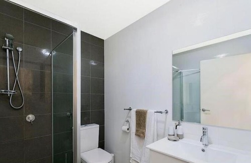 Narrabundah Apartment | Spacious Family Townhouse near Kingston & Manuka