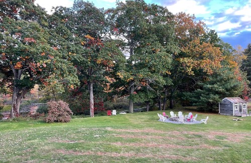 Jefferson House | Spacious Farmhouse on Davis Stream to Damariscotta Lake with 5 bedrooms