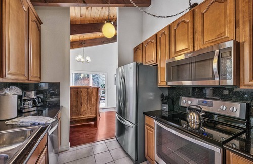 Country Club Estates House | Spacious Forest Mtn Chalet 3BR,2BA+Bonus Bunk Rm