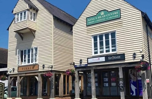 Heybridge Apartment | Spacious Four Poster Suite - The Henry Suite