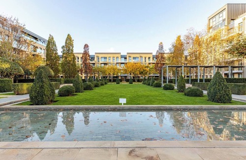St. Mary's Park Apartment | Spacious Fulham Riverside 2 Bedroom Apartment