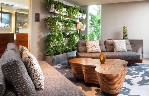 South Sound House | Spacious Good-Value Accommodation! with Outdoor Pool, Close to Laguna Del Mar