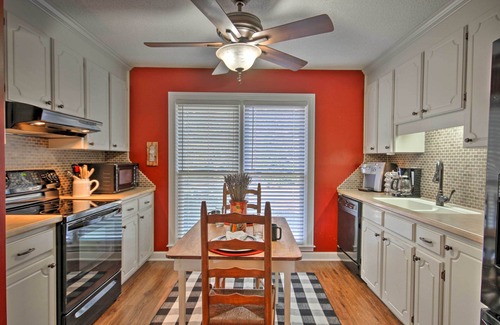 Greenwood Condo | Spacious Greenwood Getaway - 2 Mi to Main St!