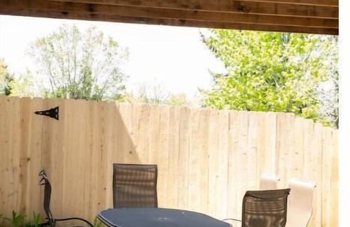 Highlands House | Spacious guest suite w/private entry