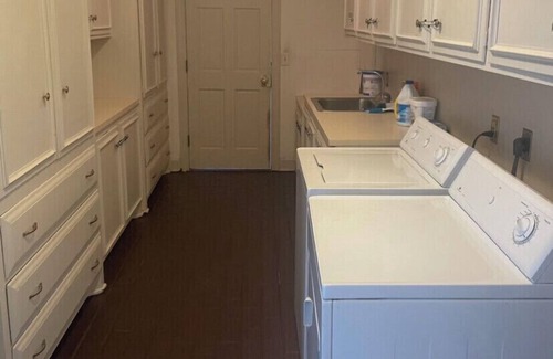 Winterville House | Spacious Hideaway | 5 bds, 3 ba