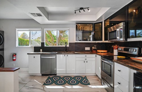 Racquet Club South House | Spacious High Ceiling Desert Oasis