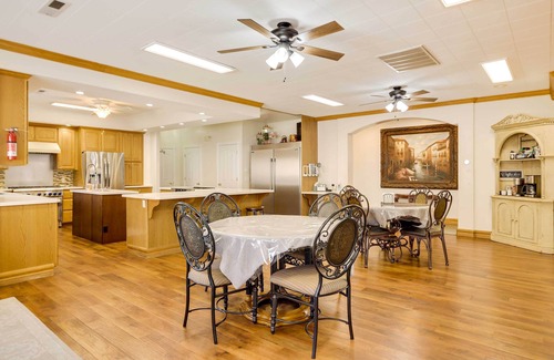Hildale House | Spacious Hildale House w/Large Deck!