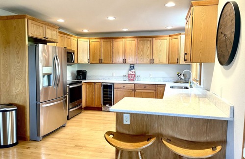 Hillsboro Condo | Spacious Hillsboro Condo 2