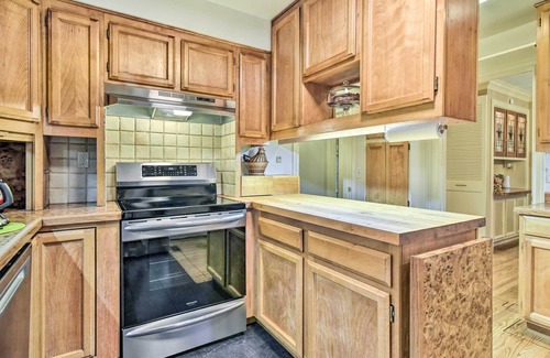 Hillsboro House | Spacious Hillsboro Home ~ 18 Mi to Portland!