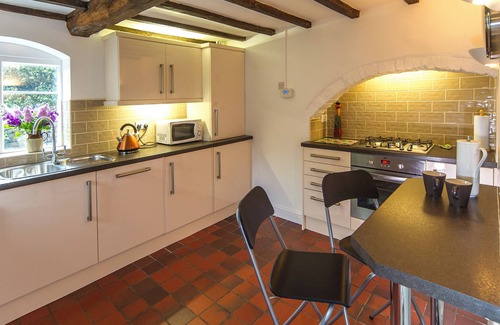 Coalbrookdale Cottage | Spacious Historic Cottage 2 Bathrooms, Ironbridge Museums, Family-friendly