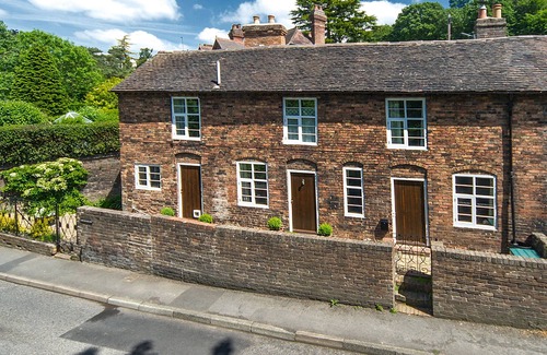 Coalbrookdale Cottage | Spacious Historic Cottage 2 Bathrooms, Ironbridge Museums, Family-friendly