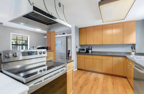 Ouray House | Spacious Historic Home - Sleeps 12 - Pet Friendly-upstairs AC!
