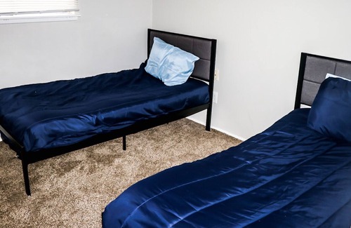Florissant House | Spacious hm
