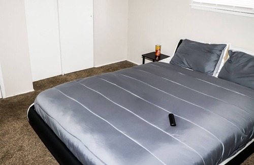 Florissant House | Spacious hm