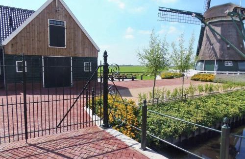 Municipality of Beemster House | Spacious Holiday Home in the Beemster near a Windmill