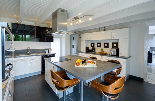 Plouguin House | Spacious holiday home with heated indoor pool