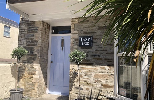 Newquay House | Spacious home close to all beaches w. parking & charging.