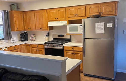 Ponca City House | Spacious Home close to the Marland Mansion and Pioneer Woman statue.