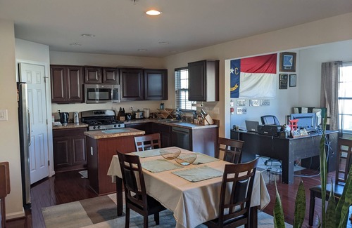 St. Charles House | Spacious Home in the DC suburbs! 30 minutes from DC and the beach!