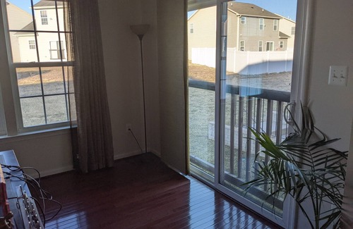St. Charles House | Spacious Home in the DC suburbs! 30 minutes from DC and the beach!