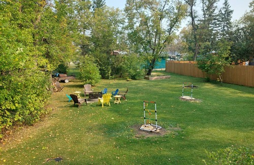 Gimli House | Spacious home minutes from the beach - family friendly, quiet neighborhood