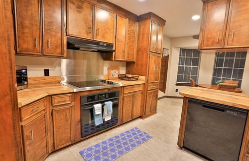 Northwest Pensacola House | Spacious Home Minutes Away From 2 or Amusement Park, Mall, & Downtown