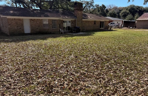 Northwest Pensacola House | Spacious Home Minutes Away From 2 or Amusement Park, Mall, & Downtown