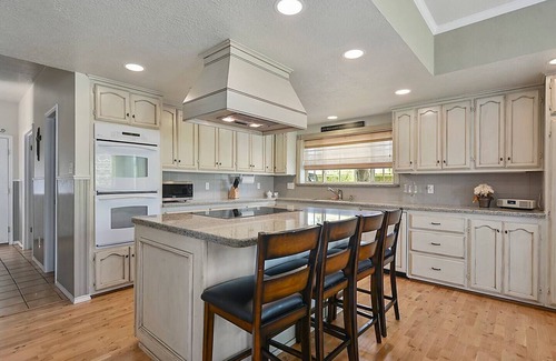 Southwood Valley House | Spacious Home near Texas A&MnCheck out our discounted M-Th rate!
