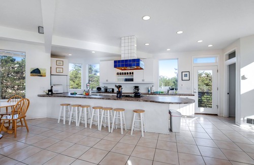 Kiwanda Shores House | Spacious Home Perfect for Multi-Family Trips - 2 Master Suites & Chef's Kitchen