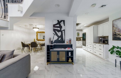 Little Havana House | Spacious Home, Pool, Billiards, BBQ, Near Coral Gables, Brickell, Little Havana