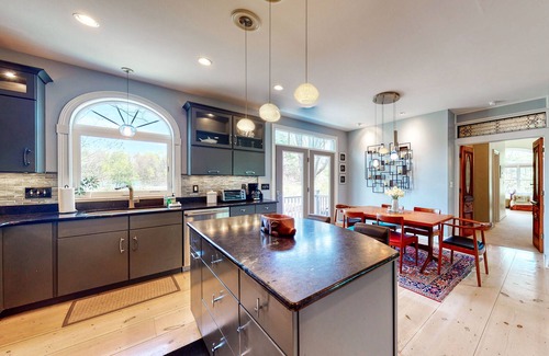 Cape Neddick House | Spacious home with sunroom, yard, & fireplace - close to town & sites