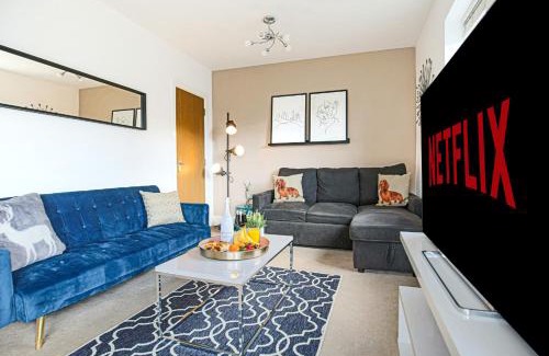 Fenny Stratford House | Spacious House - Close to City Centre - Free Parking, Fast Wifi, Smart TVs with Netflix by Yoko Property