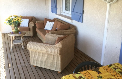Cornillon Apartment | Spacious house in a peaceful setting between Ardèche and Provence in Goudargues