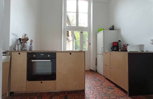 Les Aspres House | Spacious house, sleeps 16, garden
