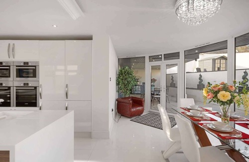 Dawlish House | Spacious House w/Pool, Games Room, Private Parking