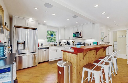 Vineyard Haven House | Spacious house with private yard, firepit - option to rent car