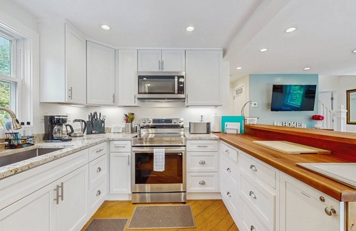 Vineyard Haven House | Spacious house with private yard, firepit - option to rent car