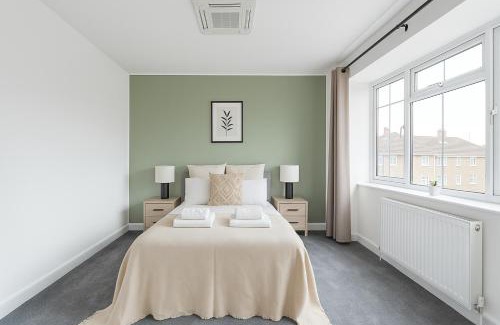 Nottingham City Centre Apartment | Spacious House with Garden
