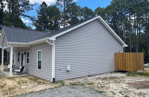 Southern Pines House | Spacious house with pool less than 5 miles from the village of Pinehurst