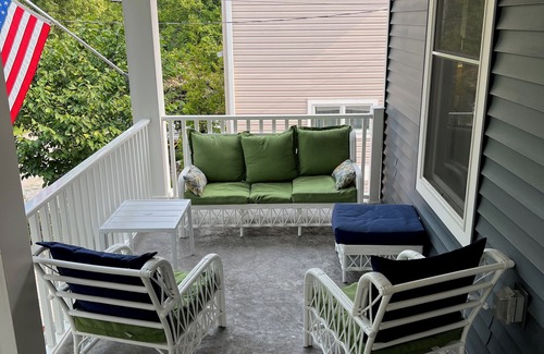 Lakeside House | Spacious Lakeside cottage - Sleeps 16 - steps to Pool, Fitness, & Pickleball