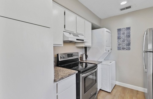 Sea Pines Condo | Spacious lagoon-view condo with tennis, outdoor pool, beach access, balcony