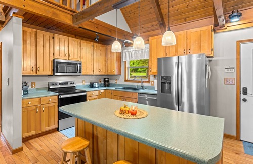 Sharps Chapel Cabin | Spacious Lakefront home with private dock, hot tub, grill & pool table