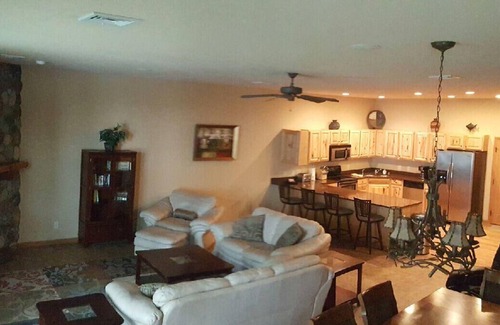 Mauston House | Spacious Lakefront Townhome on Castle Rock Lake!