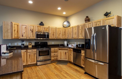 Mauston House | Spacious Lakefront Townhome on Castle Rock Lake!