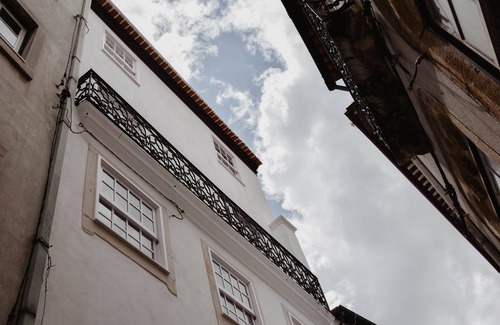 Coimbra City Centre Apartment | Spacious, light-filled one-bedroom apartment (self check-in)